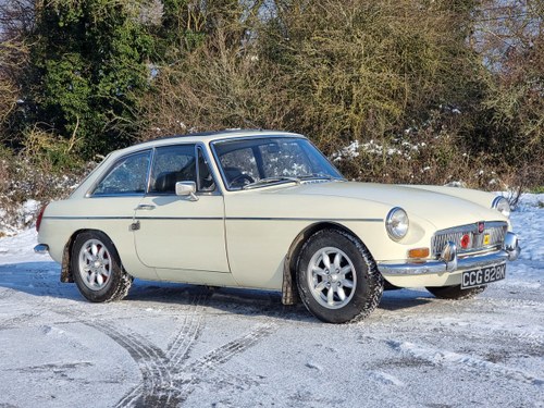MG B GT, 1971, Old English White For Sale