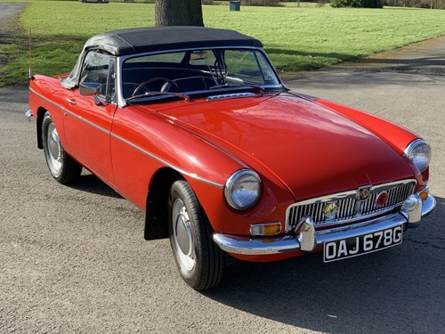 1968 MG B ROADSTER Estimate: £12,000 - £15,000 For Sale by Auction