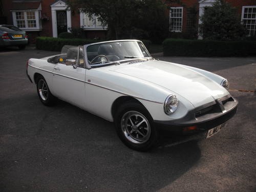 1976 WHITE MGB ROADSTER VENDIDO