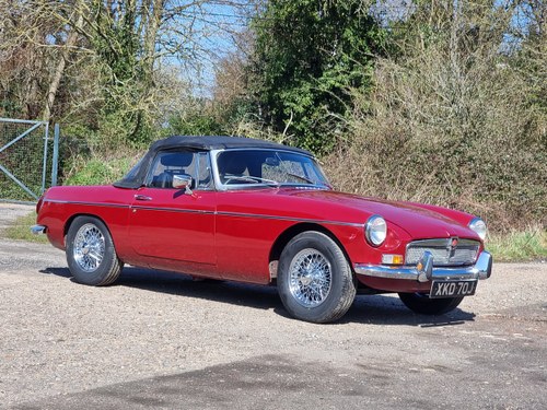 MG B Roadster, 1970, Damask Red SOLD