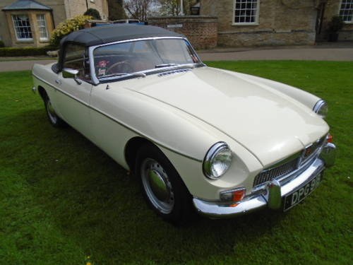1964 MG B Roadster (early pull handle model) For Sale