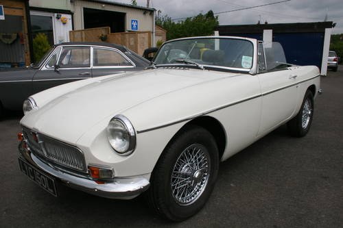 MGB 1972, 5-Speed gearbox, immaculate SOLD