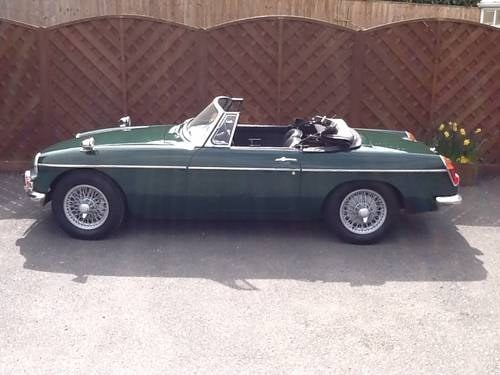 Mgb 1969 in stunning British racing green For Sale