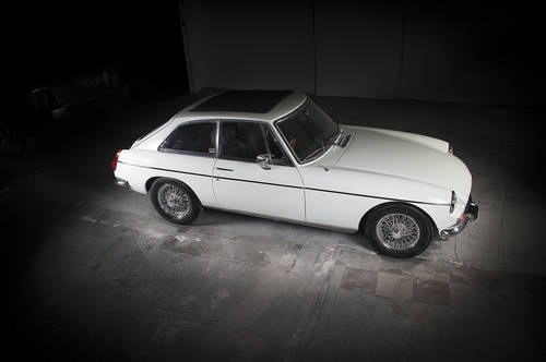 MGB GT 1972, Old English White, freshly restored In vendita