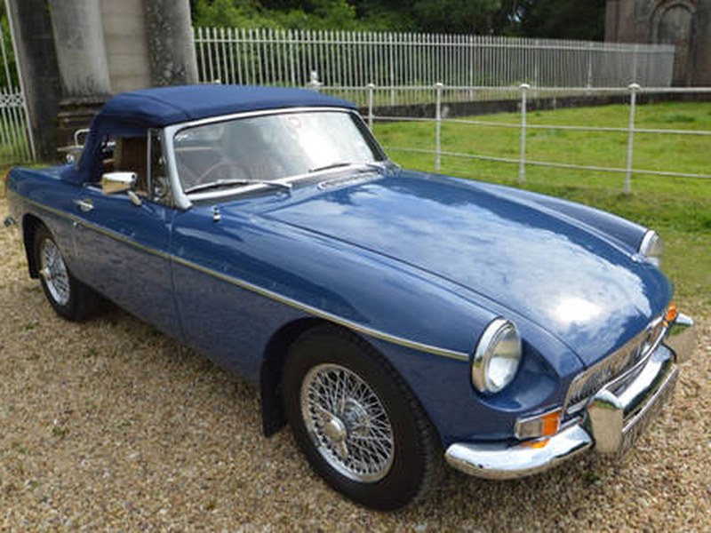 MG B Roadster