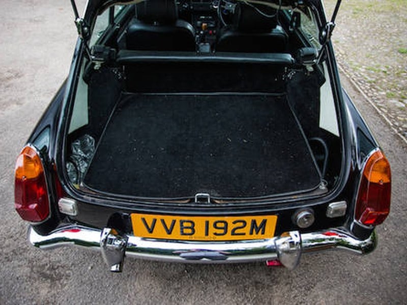 MGBGT V8 LATE FACTORY CHROME BUMPER MODEL