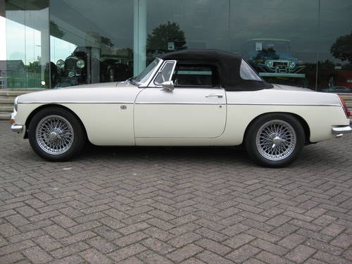 1968 MG B Cabriolet € 19.900 For Sale