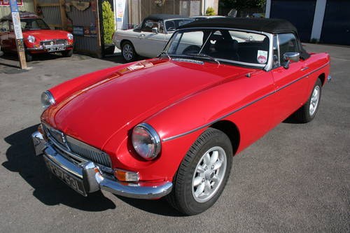 1971 MGB Roadster in tartan red For Sale