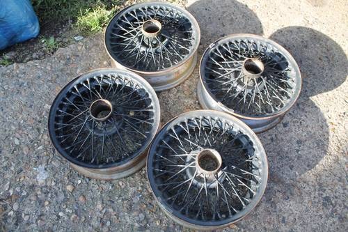 MG B / BGT / C or V8 Painted Wire Wheels - A Set Of Four In vendita