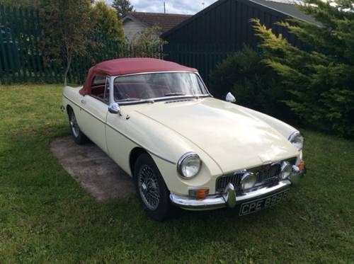 MG ROADSTER 1964 WHITE WITH RED LEATHER TRIM  SOLD