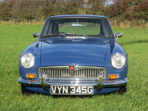 1968 MG B GT in mineral blue for sale In vendita