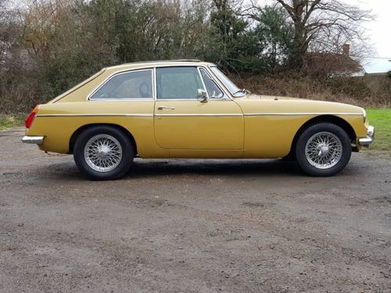 MG B GT, 1973, Harvest Gold