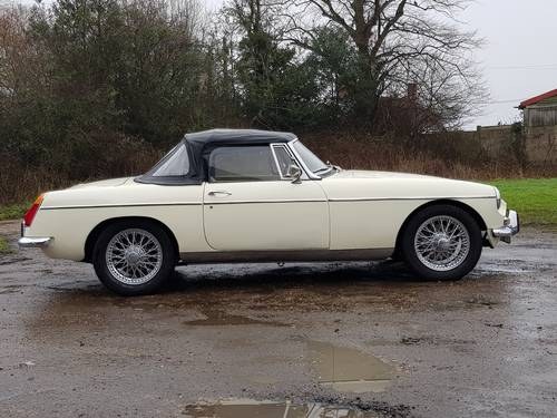 MG B Roadster, Old English White, 1973 SOLD