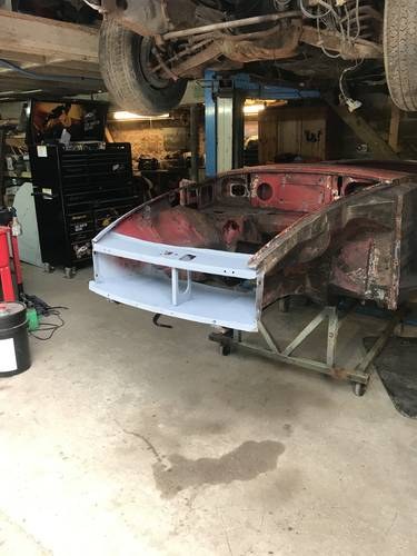 Early Narrow tunnel MGB Roadster shell For Sale