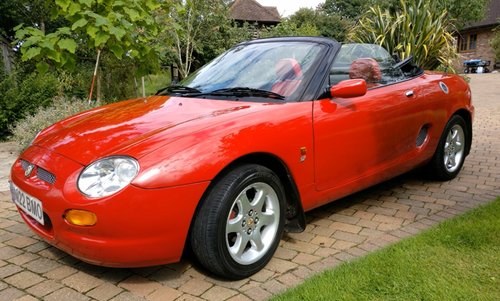 1995 Iconic Red MGF 1.8 VVC hire: Driver Experience Gift Vouchers In vendita