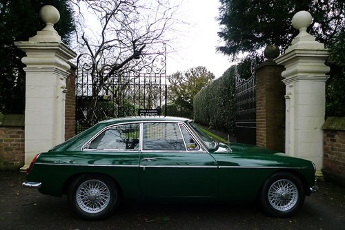 MGB GT 1969 BRITISH RACING GREEN - WIRES - SUPERB SOLD