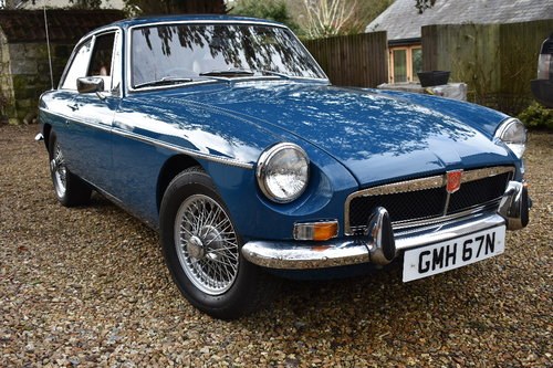 Lot 22 - A 1974 MG B GT - 11/04/18 For Sale by Auction