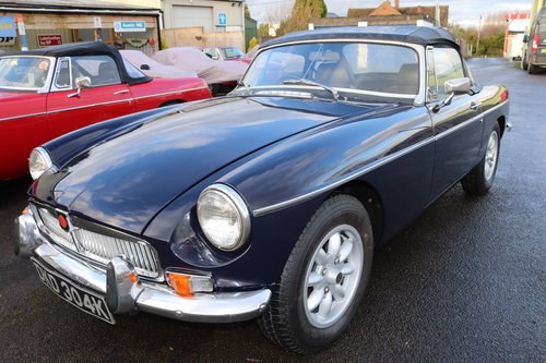 1972 MGB Roadster in midnight blue For Sale