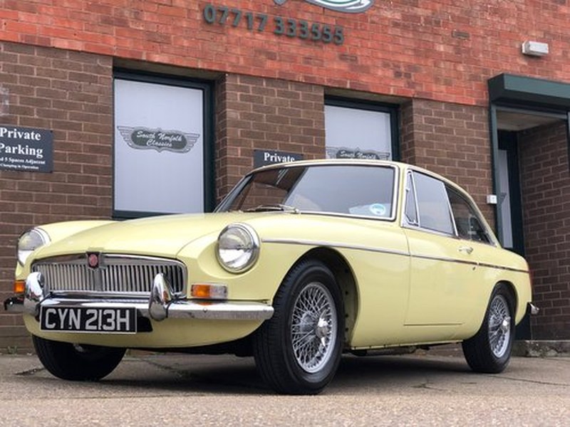 1970 MGB GT, Primrose Yellow, overdrive, wire wheels