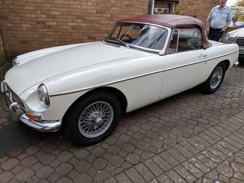 1967 White MG Roadster two owners In vendita
