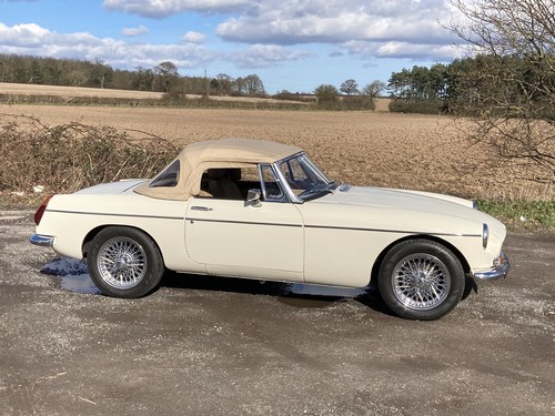1966 MGB V8 Roadster automatic For Sale