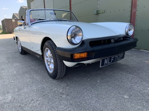 1975 MG Midget 1500cc in White with Red Leather In vendita