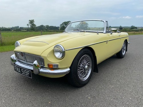 1968 MGC Roadster Manual O/D in Primrose Yellow with black l For Sale
