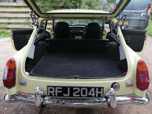 1970 mgb gt primrose yellow For Sale