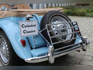 1952 A charming fully restored MG TD in Clipper Blue. For Sale (picture 3 of 12)