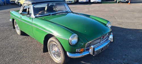 1971 MGB Roadster in Brooklands green For Sale
