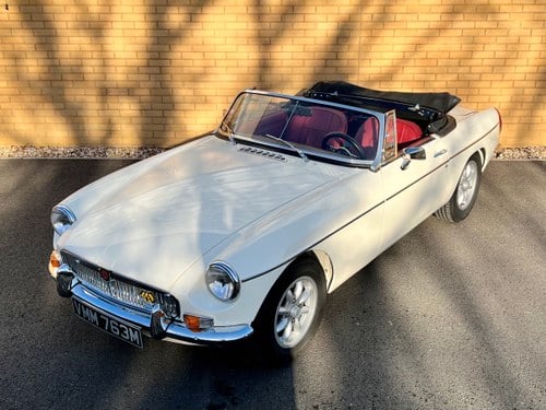 1974 MGB V8 // 3.5 // ROADSTER // 2d // LHD // Export // Concours For Sale
