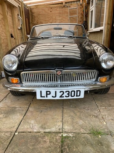 1966 MGB V8 roadster A vendre