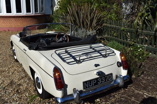1966 Old English White MG Midget MK II  1098 cc In vendita