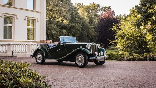 Picture of 1951 Beautiful MG TD in British Racing Green - For Sale