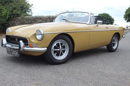 1972 MGB Roadster With Overdrive Finished in Harvest Gold In vendita