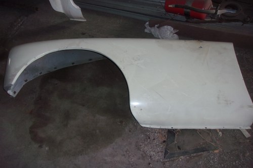 1960 MGA Roadster (1) pair of front fenders (white) In vendita