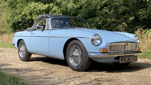 Picture of 1973 MGB Roadster Fully rebuilt on new Heritage bodyshell - For Sale