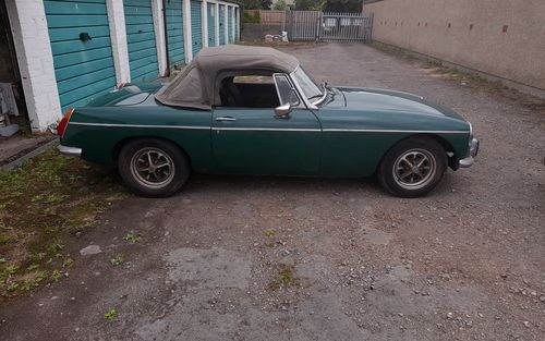 1971 MGB ROADSTER IN RACING GREEN (RESTORATION PROJECT) (picture 1 of 34)