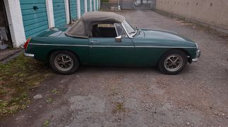 Picture of 1971 MGB ROADSTER IN RACING GREEN (RESTORATION PROJECT)