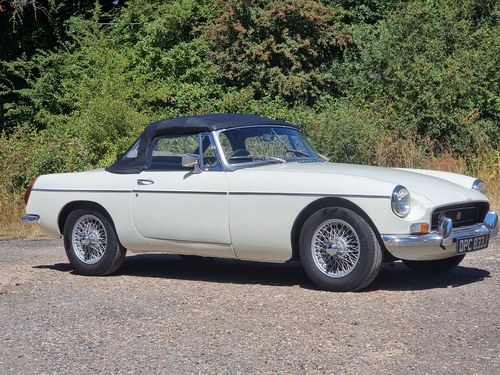 MG B Roadster, 1970, Old English White For Sale