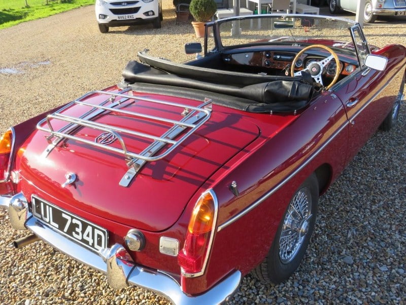 1966 (D) MG B WITH OVERDRIVE