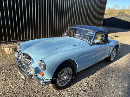 1962 MGA 1600 Mkll - finished in Iris Blue VENDUTO
