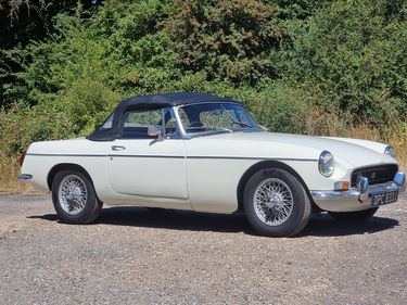 Picture of MG B Roadster, 1970, Old English White - Stunning