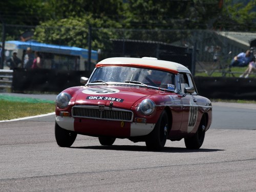 1965 FIA HISTORIC RACE MGB - A VERY SUCCESSFUL HISTORIC RACE CAR VENDUTO