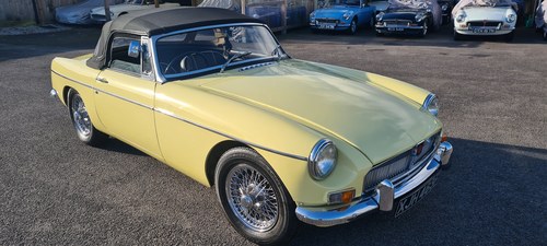 MGB Roadster 1968 mk1 in Primrose. VERKOCHT