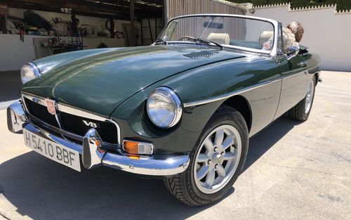 1976 MG MGB V8 Roadster (picture 1 of 36)