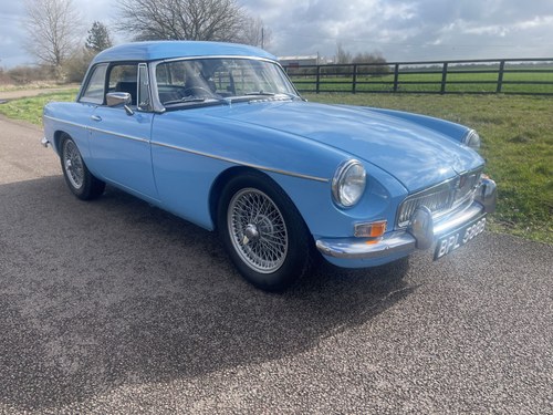 1965 MGB Roadster restored by Oselli to Concourse level For Sale