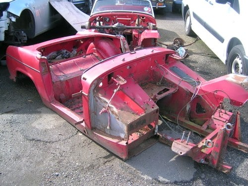 1965 Midget Shells - 900 pounds each - various parts A vendre