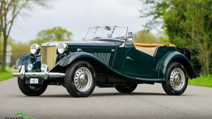 Excellent MG TD in dark green (LHD)