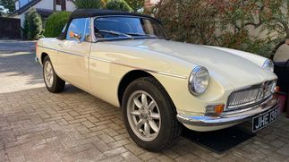 Picture of 1975 MG B